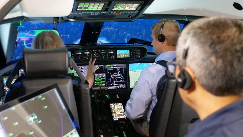 FlightSafety International now offers EFVS training - Ultimate Jet ...