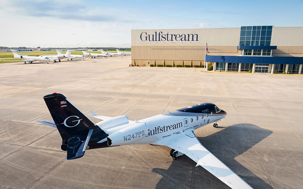 GULFSTREAM CUSTOMER SUPPORT MARKS SUCCESSFUL YEAR OF EXPANSION AND CONTINUED INVESTMENT