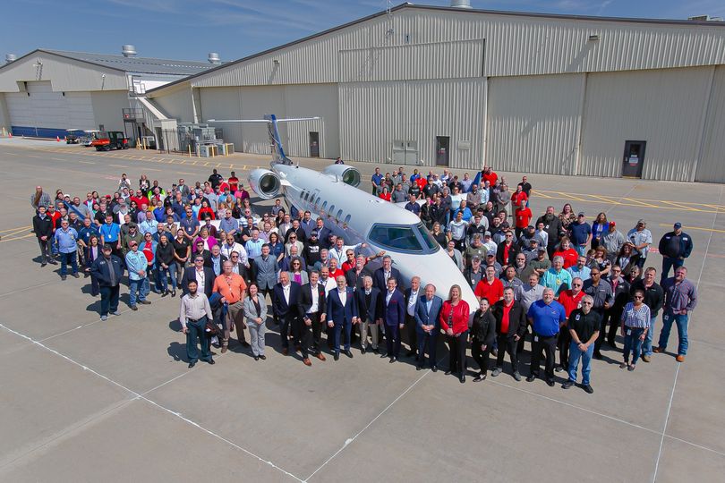 End of the iconic business jet : delivery of the last production Learjet.