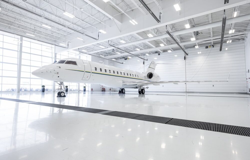 Luxaviation welcomes UK’s first Global 6500 alongside an Embraer Legacy 500 in France