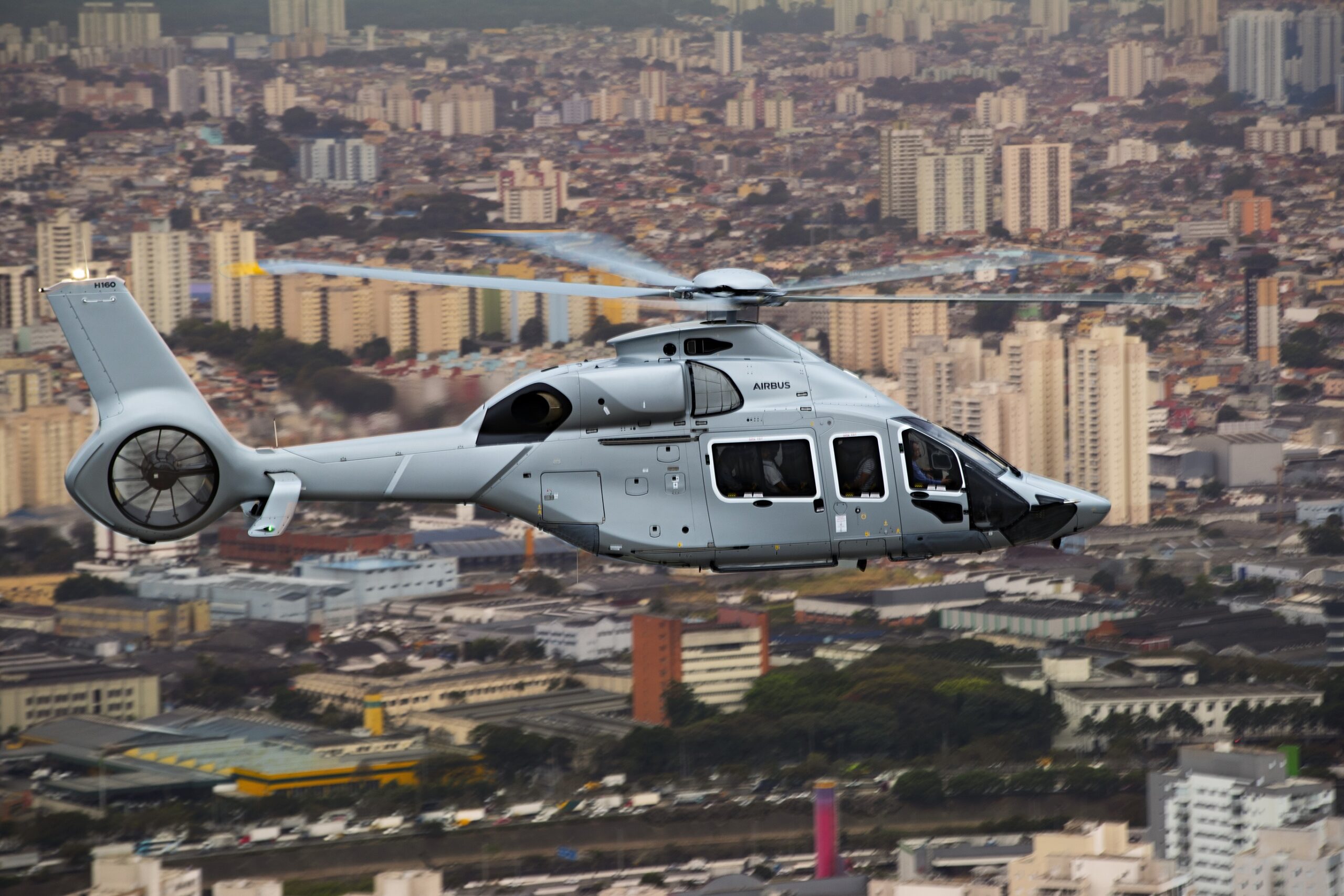 airbus-helicopters-delivers-the-world-s-first-ach160-to-a-brazilian