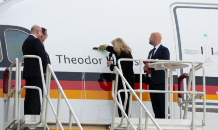 Lufthansa Technik hands over A350 “Theodor Heuss”