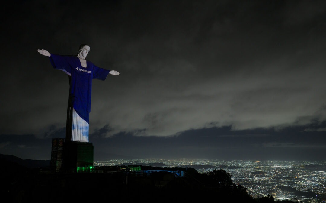 Embraer lights up Christ the Redeemer in Rio de Janeiro
